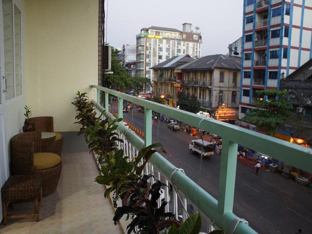 Auberge de jeunesse Traveller'S House Chinatown à Yangon Extérieur photo